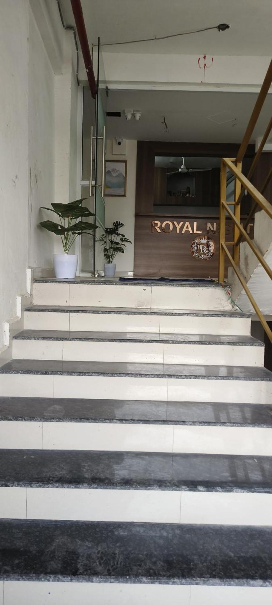 Hotel Royal Night Daman Εξωτερικό φωτογραφία