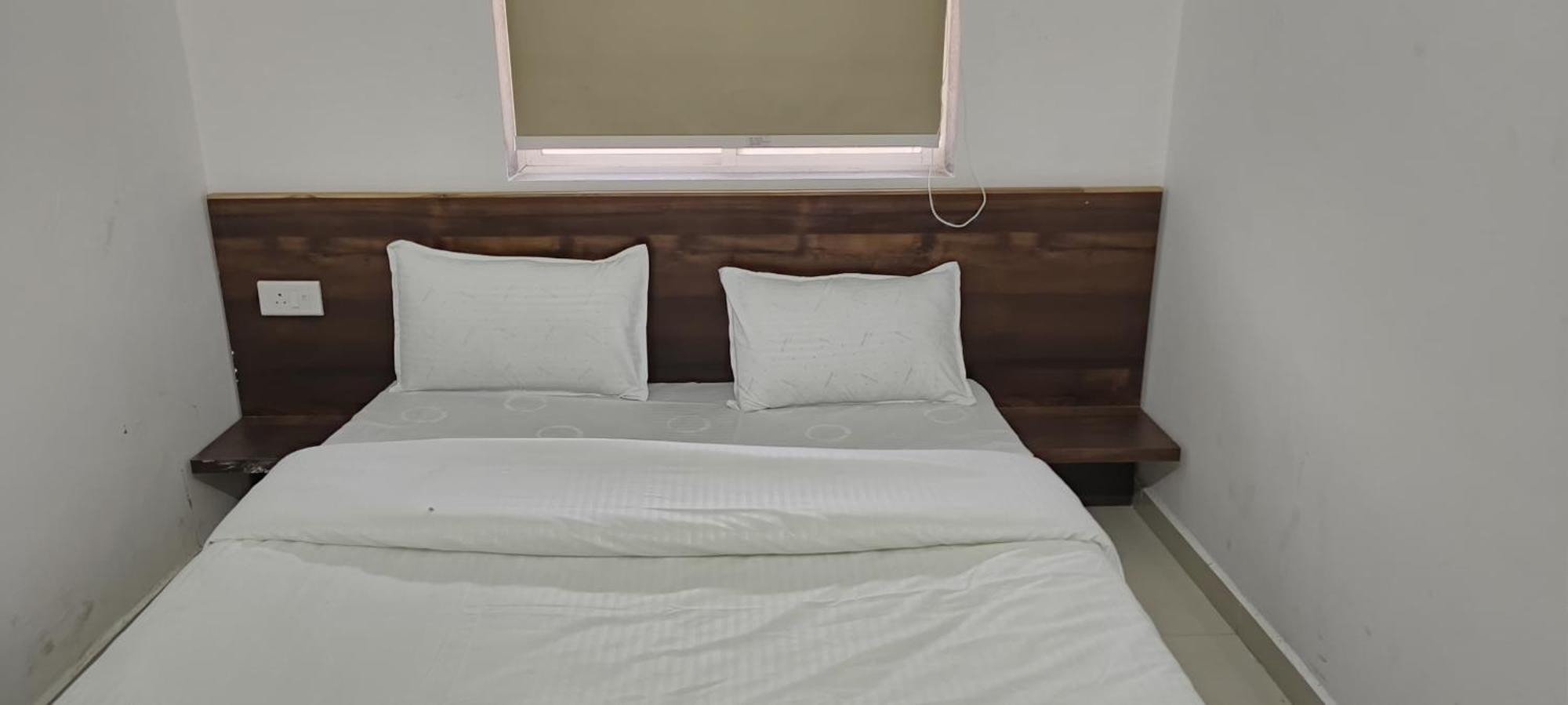 Hotel Royal Night Daman Εξωτερικό φωτογραφία